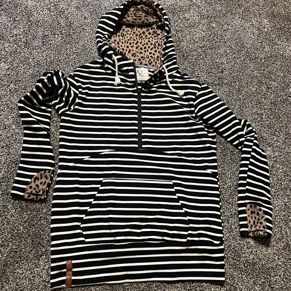 Ampersand Ave Sweatshirt Black/White Size Large